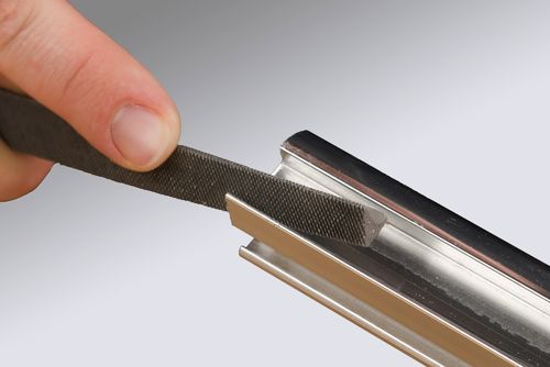 [0016203] LIME MANCHE BI-MATIERE TRIANGULAIRE 200 SC 4803-50